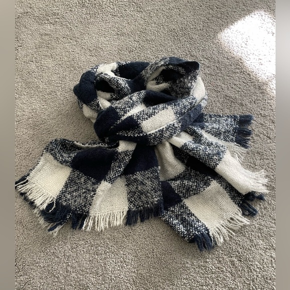 NAUTICA OVERSIZED COZY SCARF - Picture 2 of 4
